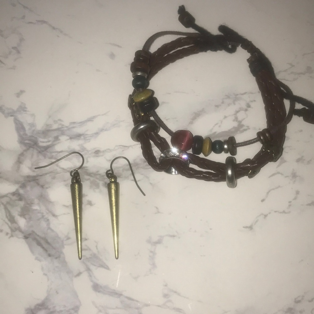 BUNDLE! Cute earrings with bracelet